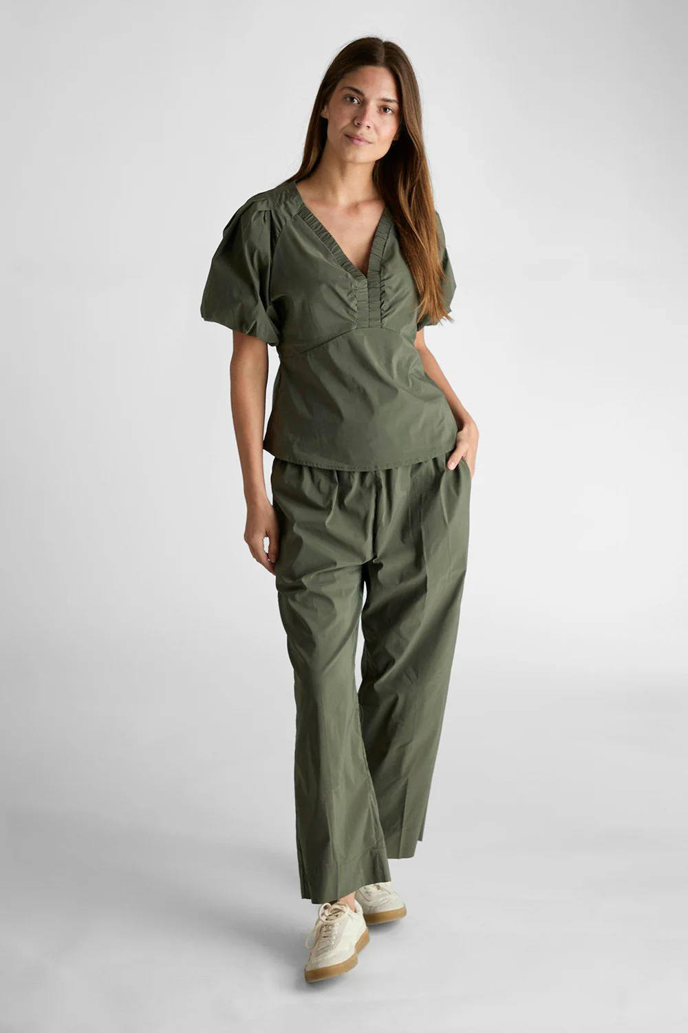Irina Poplin Blouse | Army | Blue fra Neo Noir - Image 5