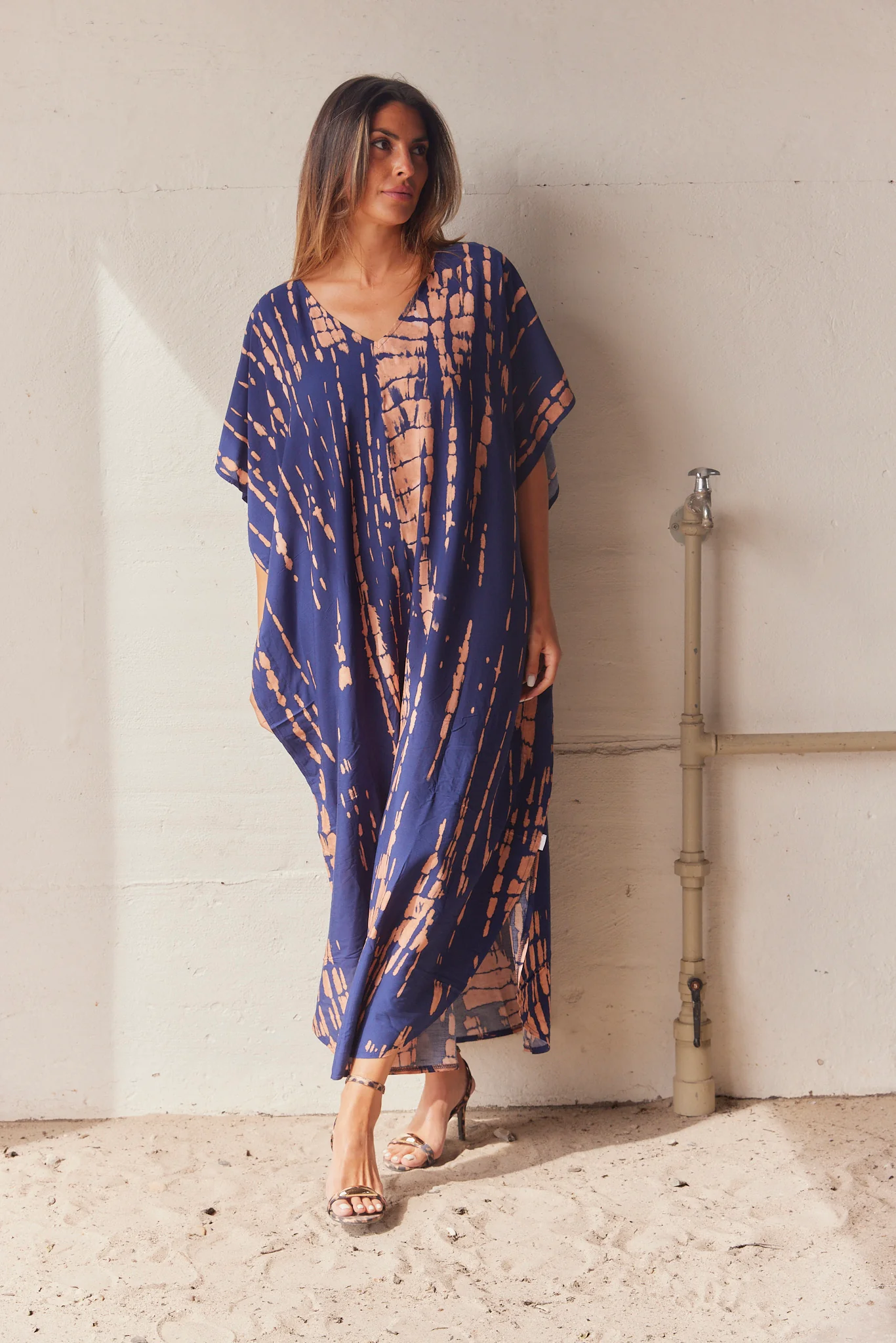 Serengeti Sun Dress | Navy | Tiedye Kaftan kjole fra Statebird - Image 4