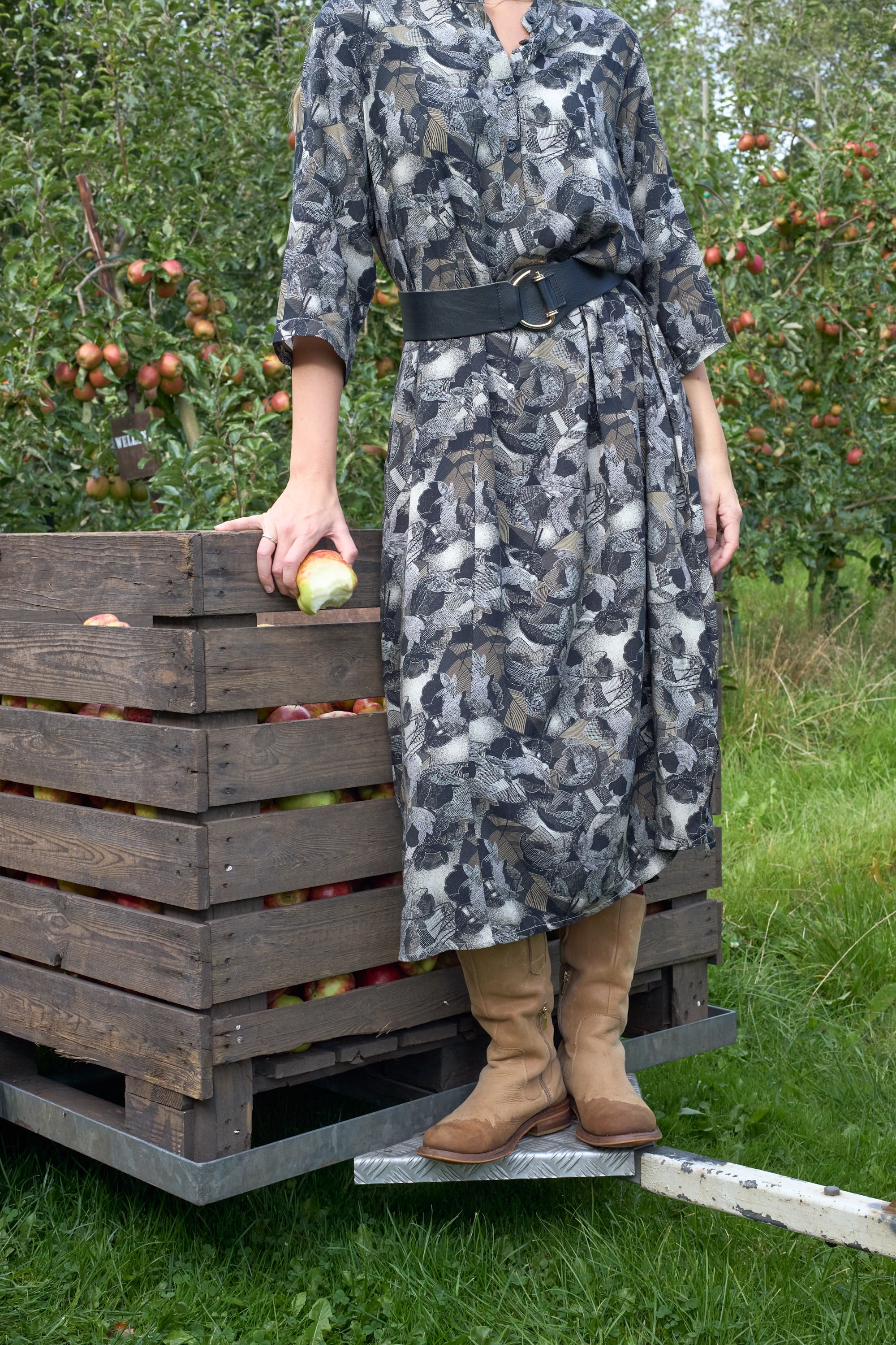 Kenna Shirt Dress | Fall Black | Kjole fra Black Colour - Image 3