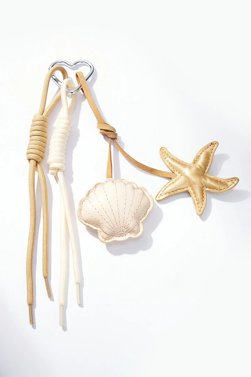 Beach Shell Bag Charm | Nøglering fra By Timm