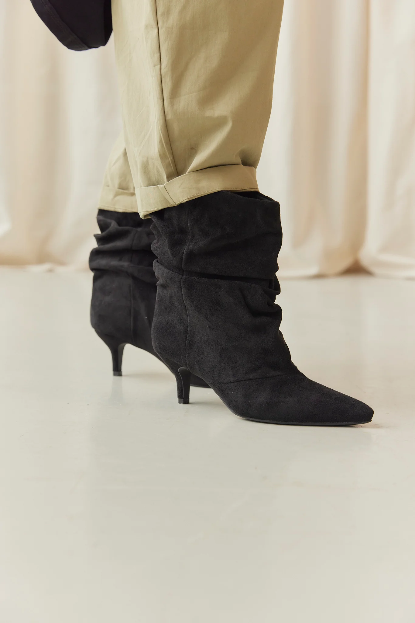 Kitten Hee Boot | Black | Støvler fra Lazy Bear - Image 3
