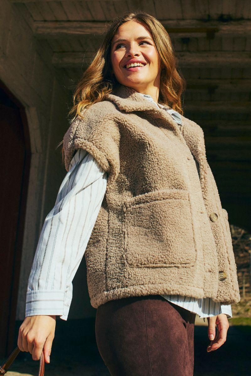 Lamby Waistcoat 206965 | Simply Taupe | Jakke fra Freequent - Image 8
