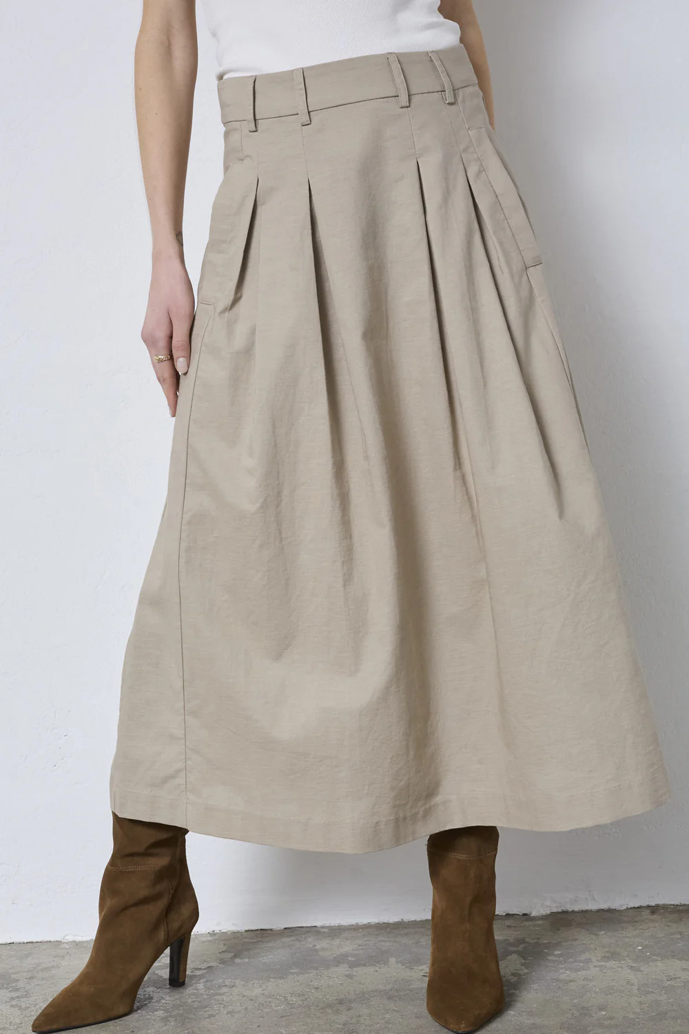 Leilacc Anya Pleat Skirt | Bisquit | Nederdel fra Co'Couture