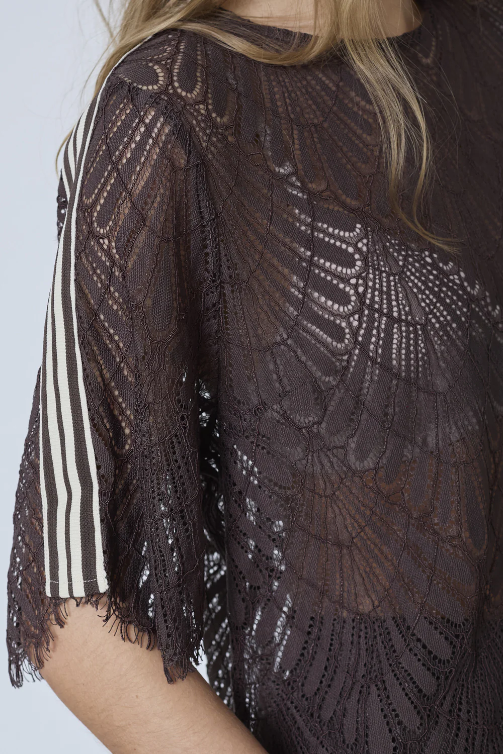 Leti Lace Blouse 45049 | Dark Brown | Top fra Co'couture - Image 9