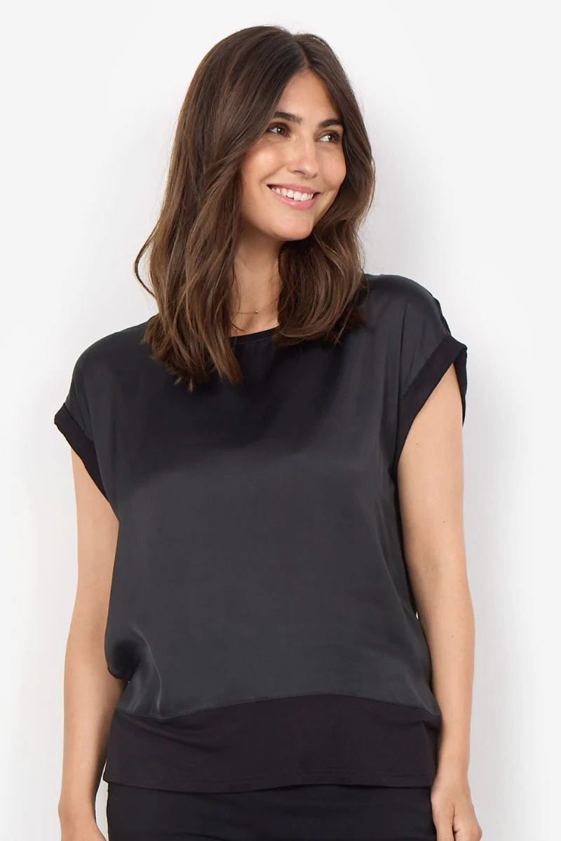Lia Top | Sort | T-shirt fra Statebird - Image 5