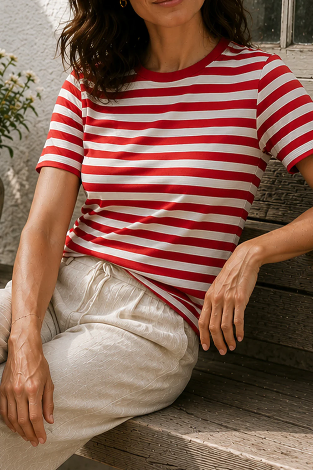 Liana Tee 211647 | True Red W. Star Off-White | T-Shirt fra Freequent