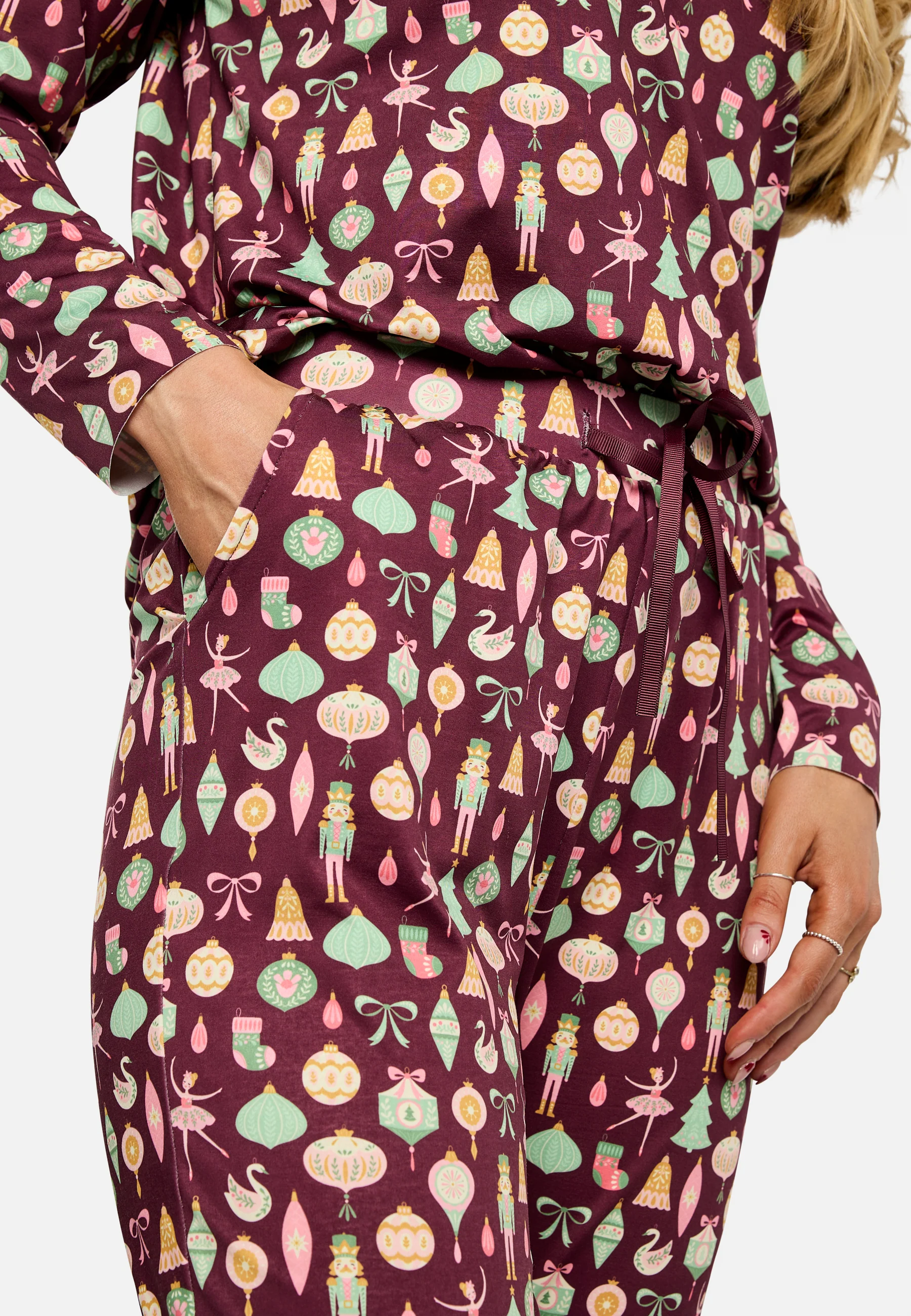Alma Pants | Ballerina Bordeaux | Bukser fra Liberté - Image 11