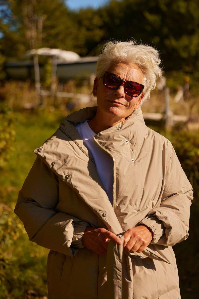 Lilly Long coat | Sand | Frakke fra French Laundry - Image 3