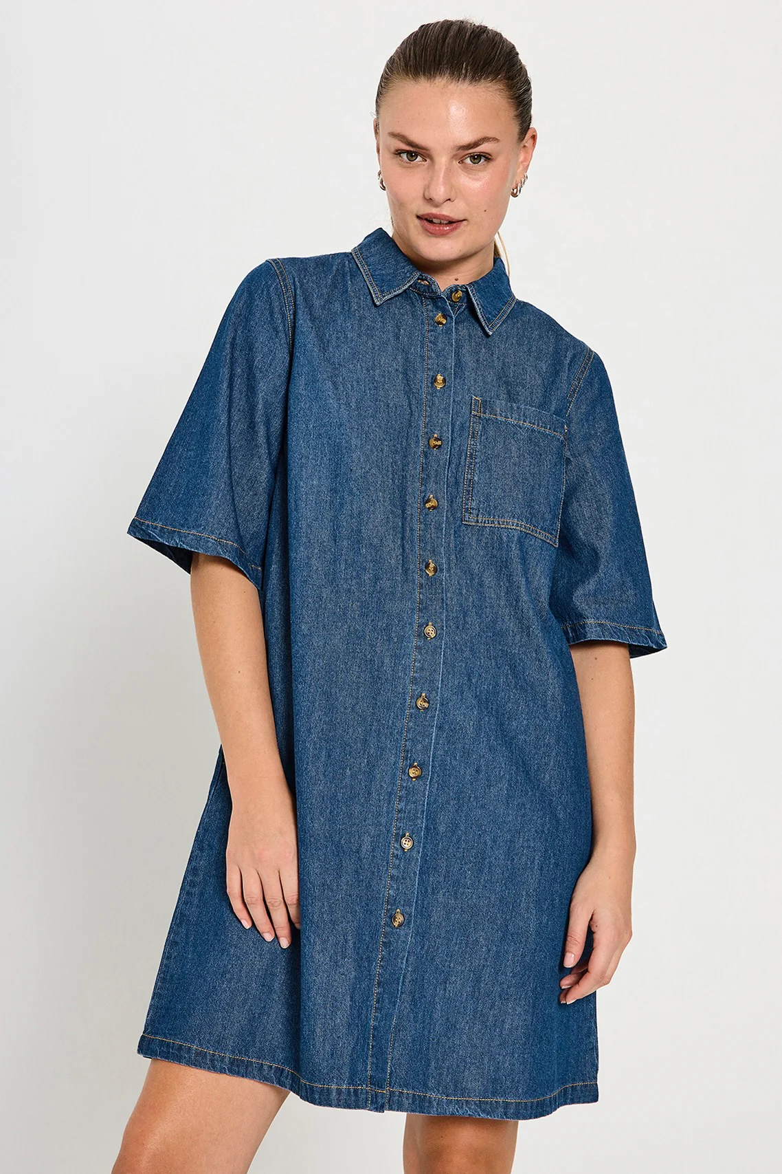Lisea Dress 206644 | Medium Blue Denim | Kjole fra Freequent - Image 2
