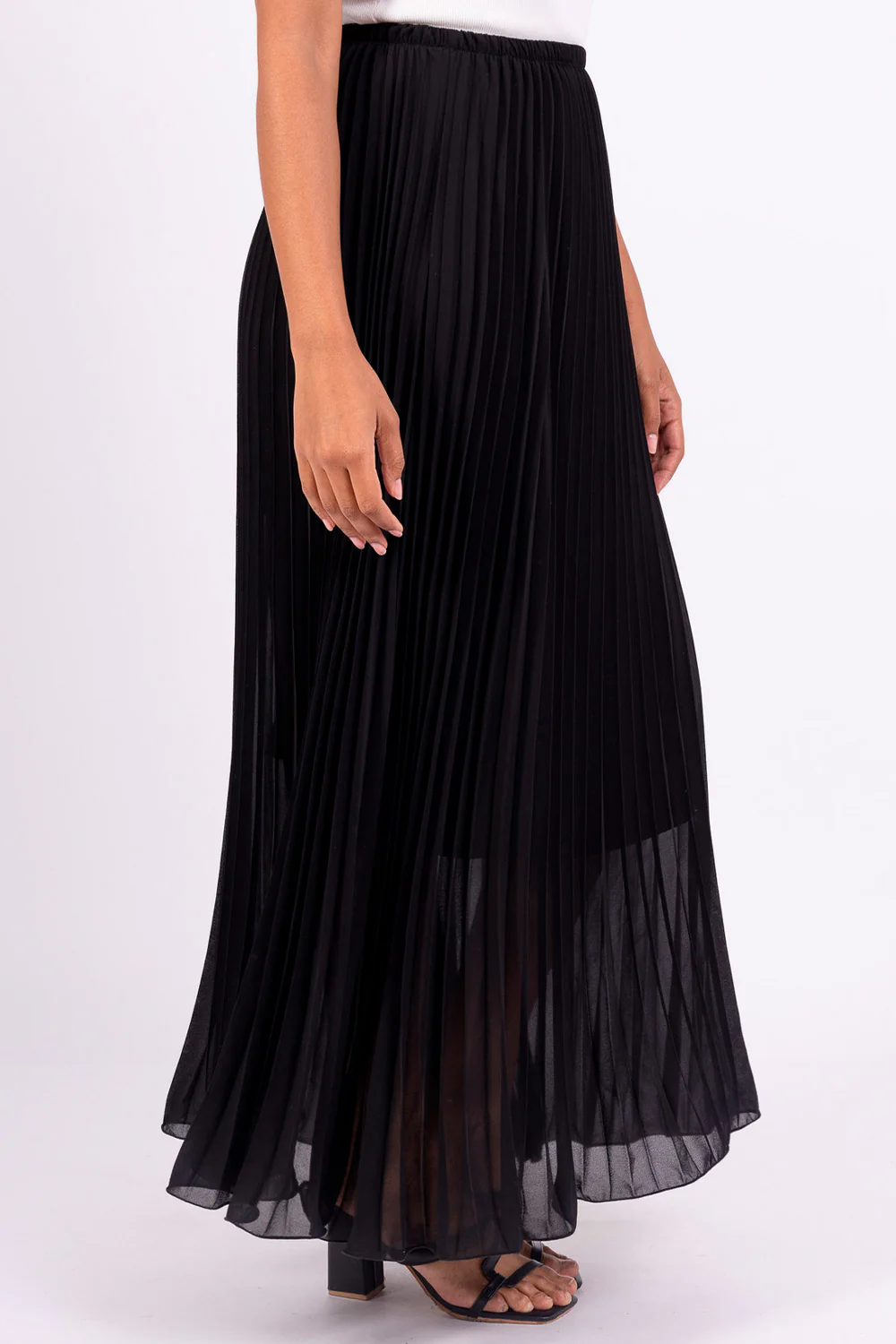 Long Pleated Skirt | Black | Nederdel fra Avery - Image 5