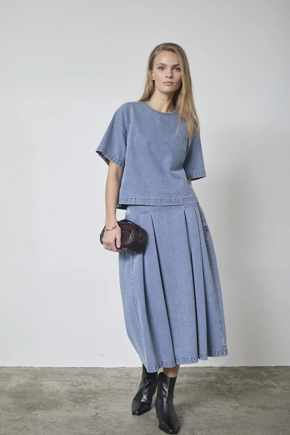 Lova Denim SS Blouse 45080 | Denim blue | Top fra Co'couture - Image 3