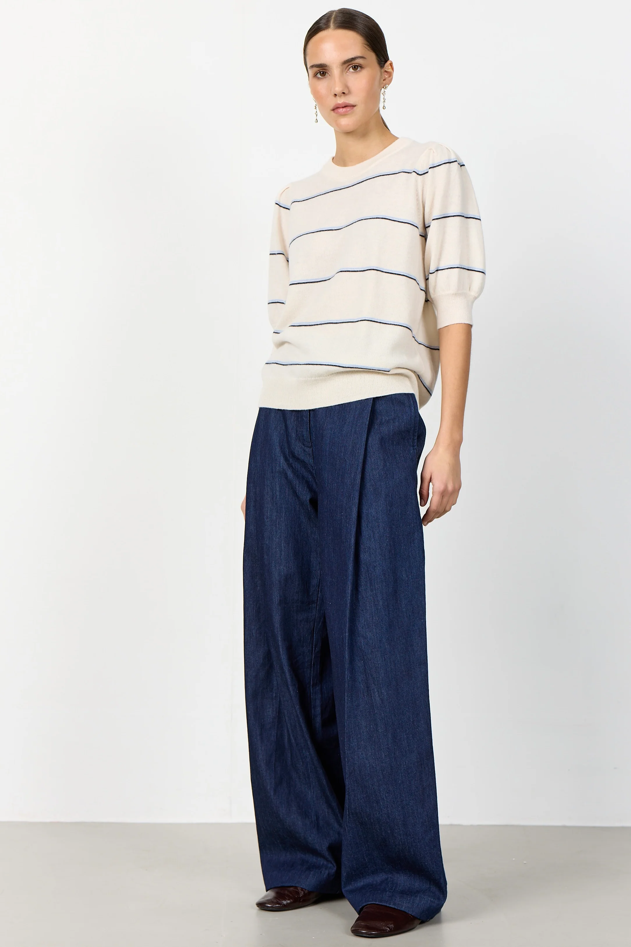 Ismaila 18 | Turtledove Combi | Bluse fra Levete Room - Image 9