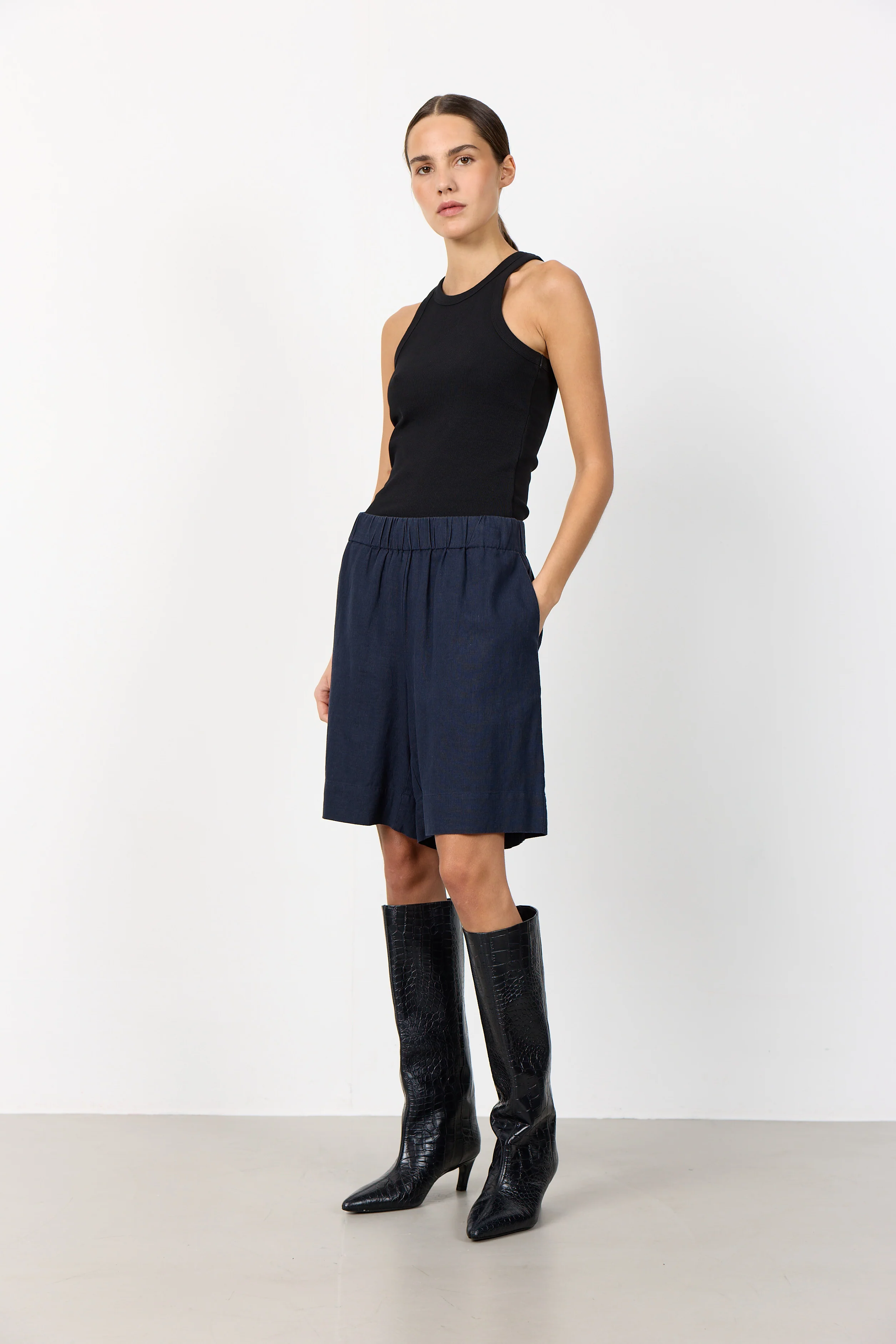 Naja 29 | Dark Navy | Shorts fra Levete Room