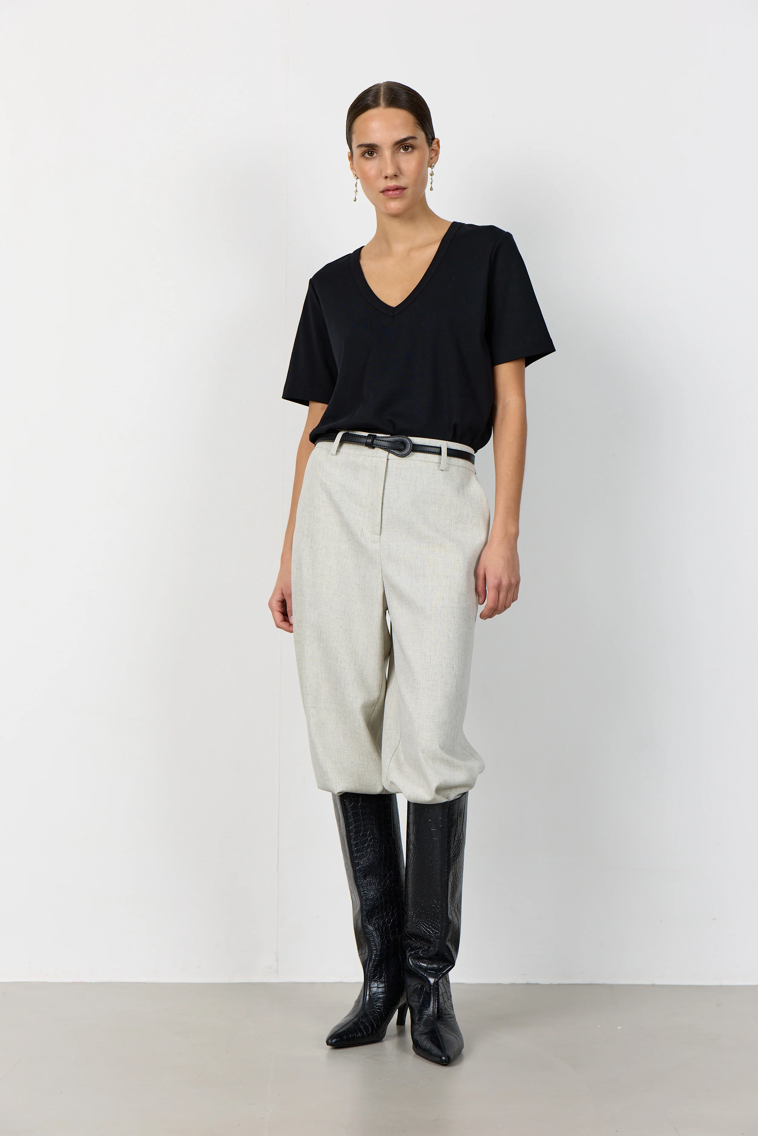 Paloma 2 | Black | T-Shirt fra Levete Room - Image 5
