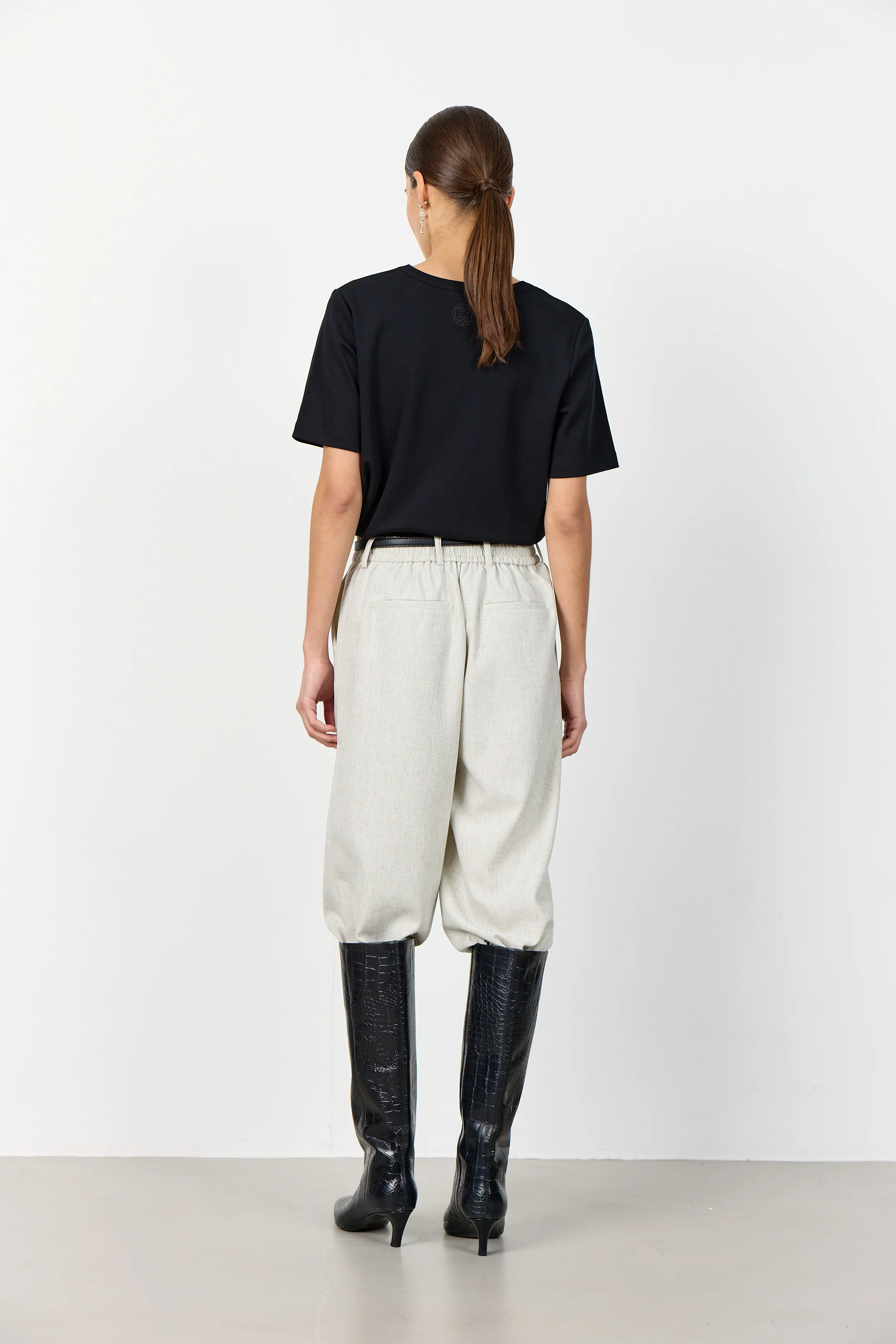 Paloma 2 | Black | T-Shirt fra Levete Room - Image 6