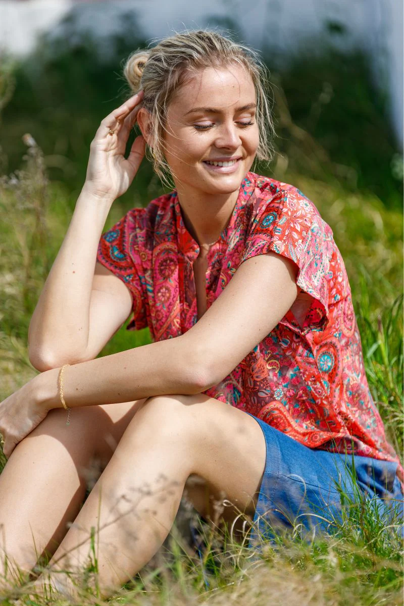 Luna Andrea S/S Top | Scarlett Berry | Bluse fra Black Colour - Image 3