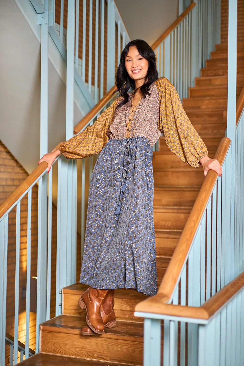 Luna Raglan Dress | Golden Multi | Kjole fra Black Colour