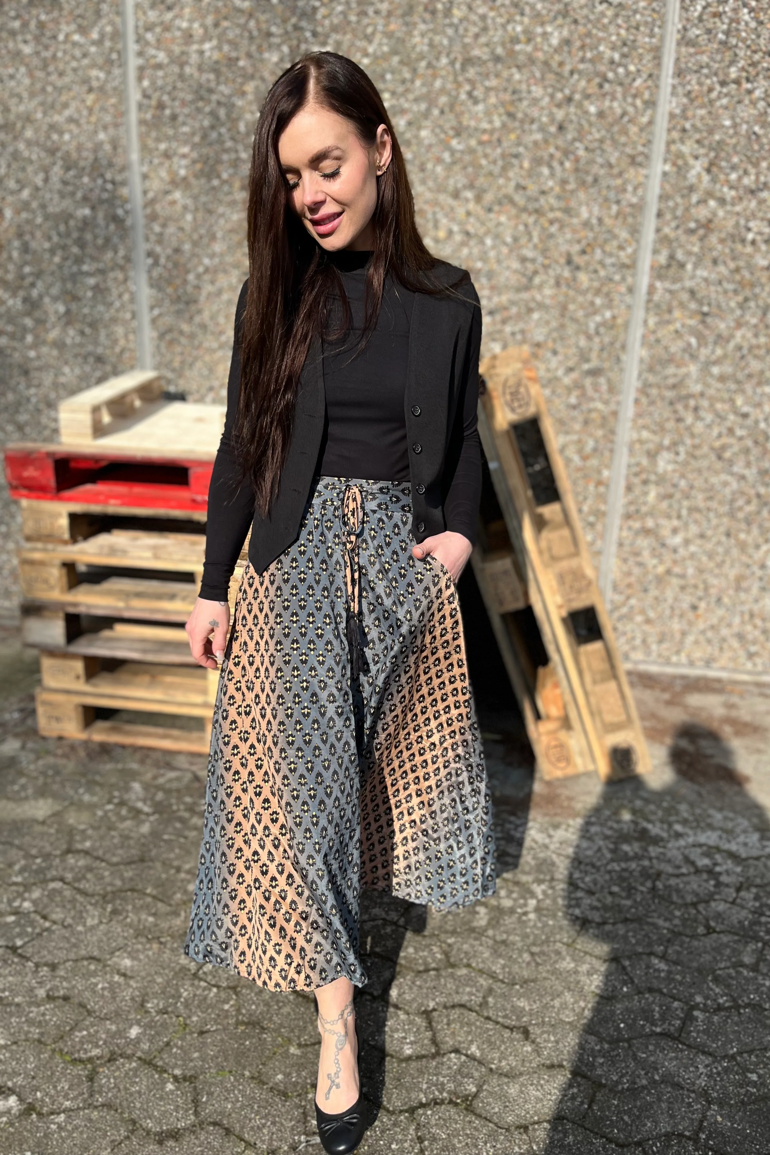 Luna Regular Skirt | Semistone Grey | Black Colour - Image 2
