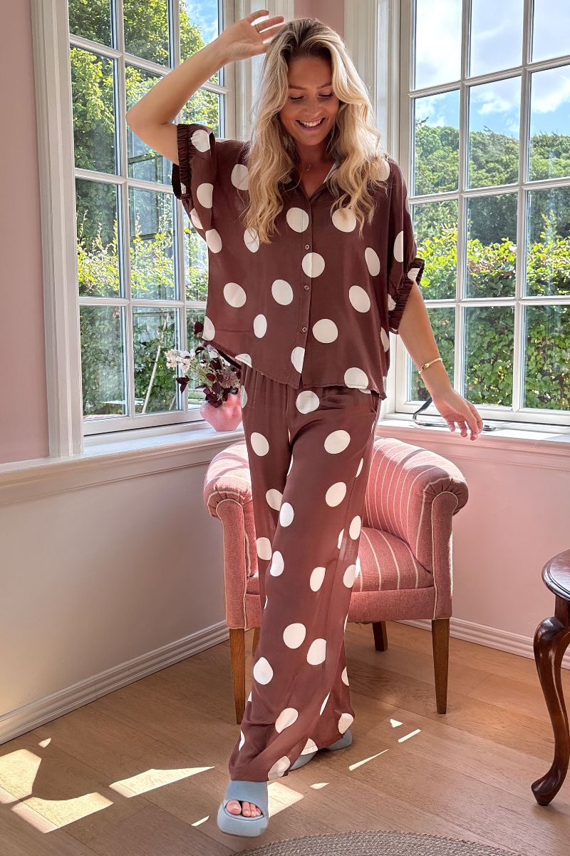 Mabel Shirt Blouse | Mocca Dot | Bluse fra Black Colour - Image 6