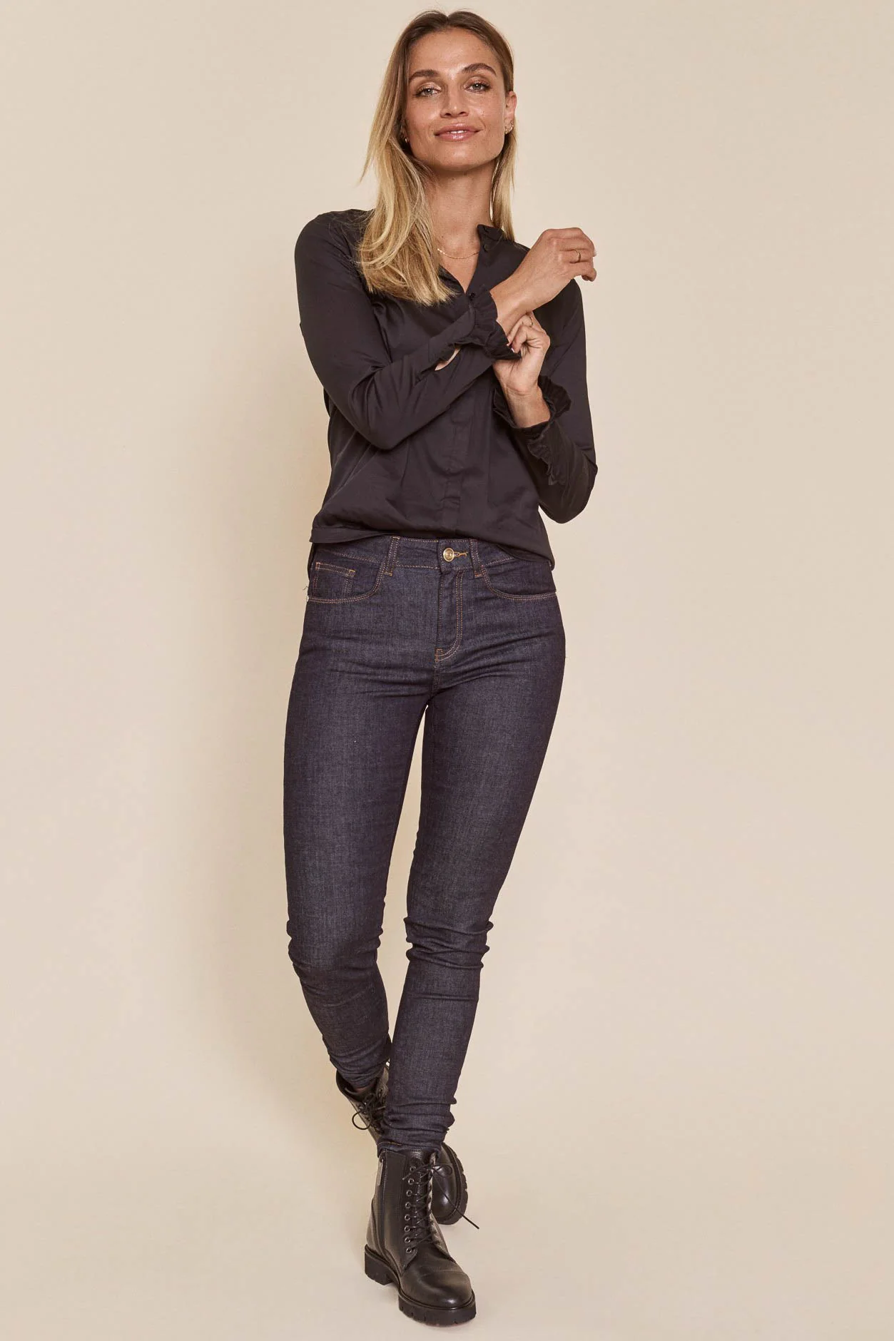 Mattie Sustainable Shirt | Sort | Skjorte fra Mos Mosh - Image 12