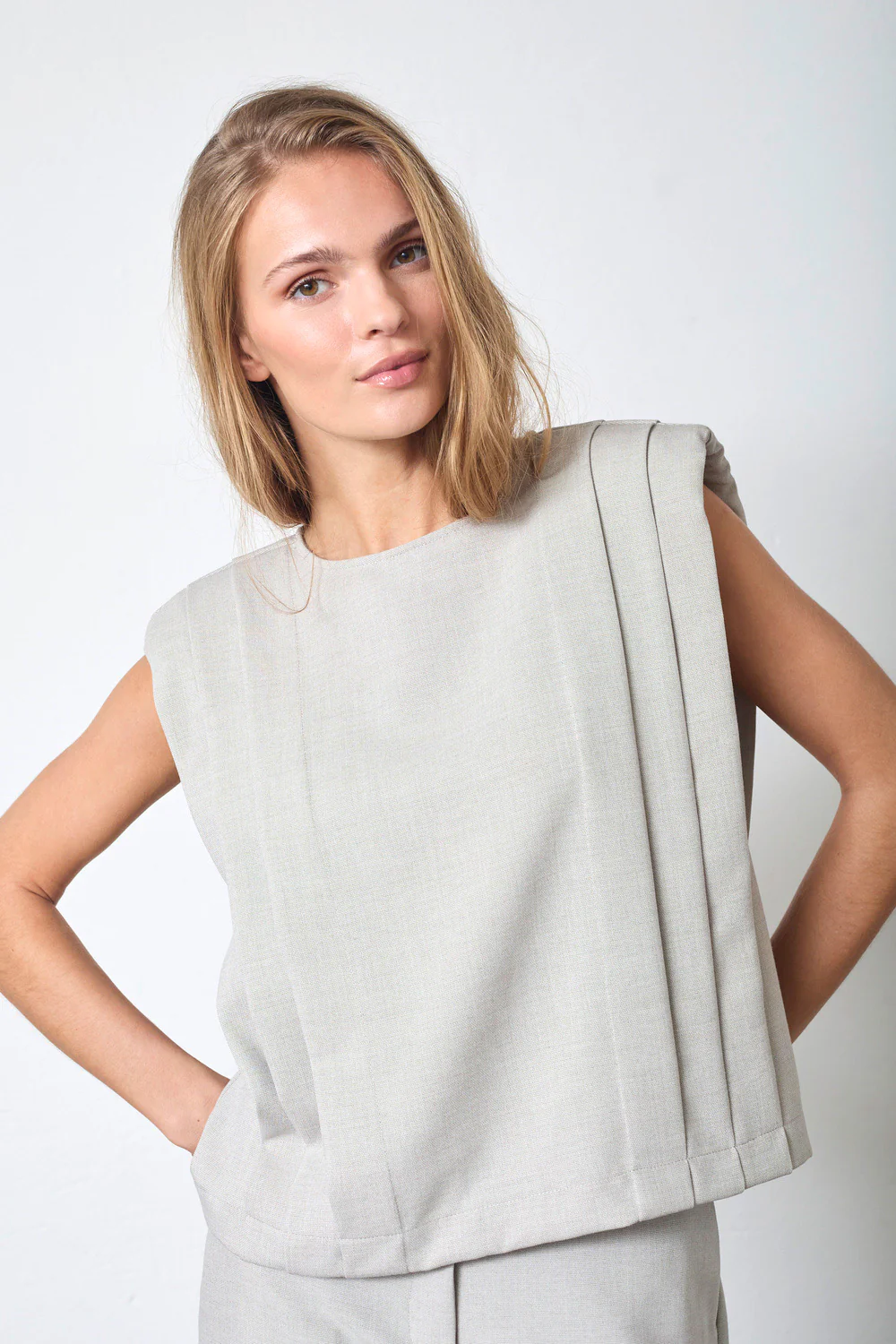 Mava Padded Pleat Top 45077 | Bone | Top fra Co'couture
