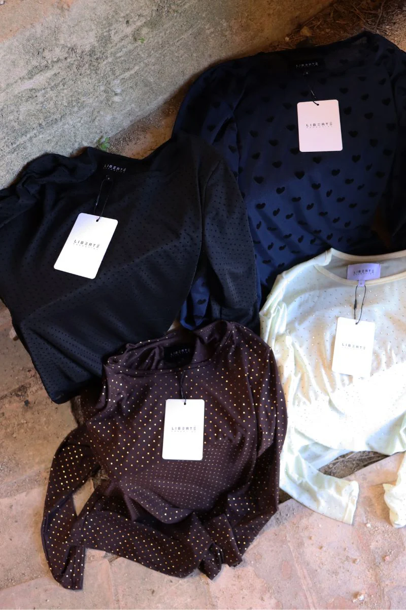 Mesh Ls Sparkle Tshirt | Dark Brown Gold Dot | Bluse fra Liberté - Image 4