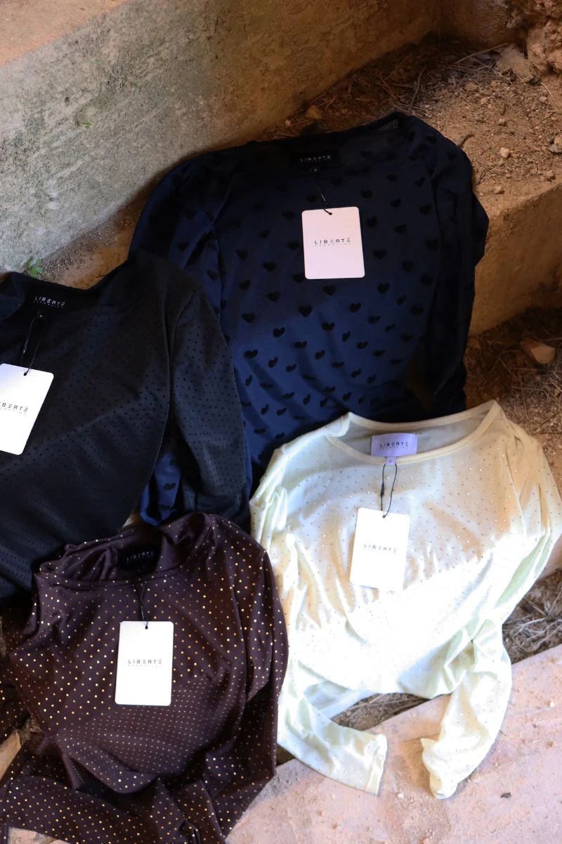 Mesh Ls Tshirt | Navy Black Flock Heart | Bluse fra Liberté - Image 6