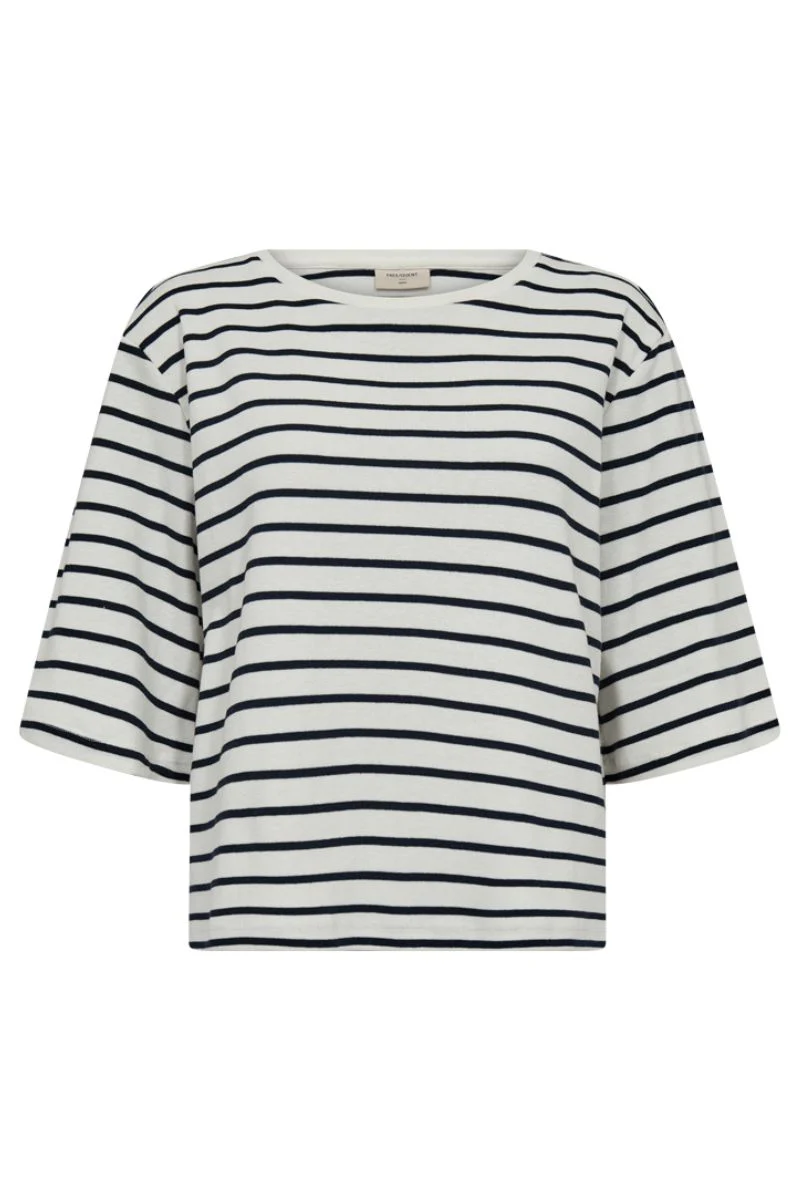 Mila Tee 205629 | Star Off-White W. Navy Blazer | T-Shirt fra Freequent - Image 2