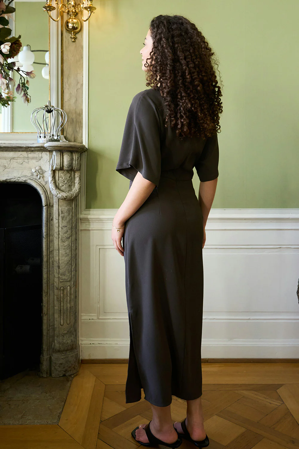 Miloine Drape Dress | Dark Brown | Kjole fra Neo Noir - Image 4