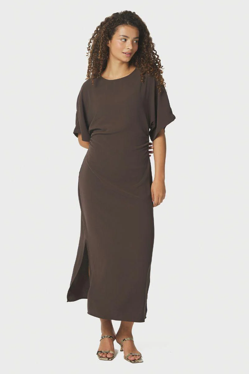 Miloine Drape Dress | Dark Brown | Kjole fra Neo Noir - Image 5