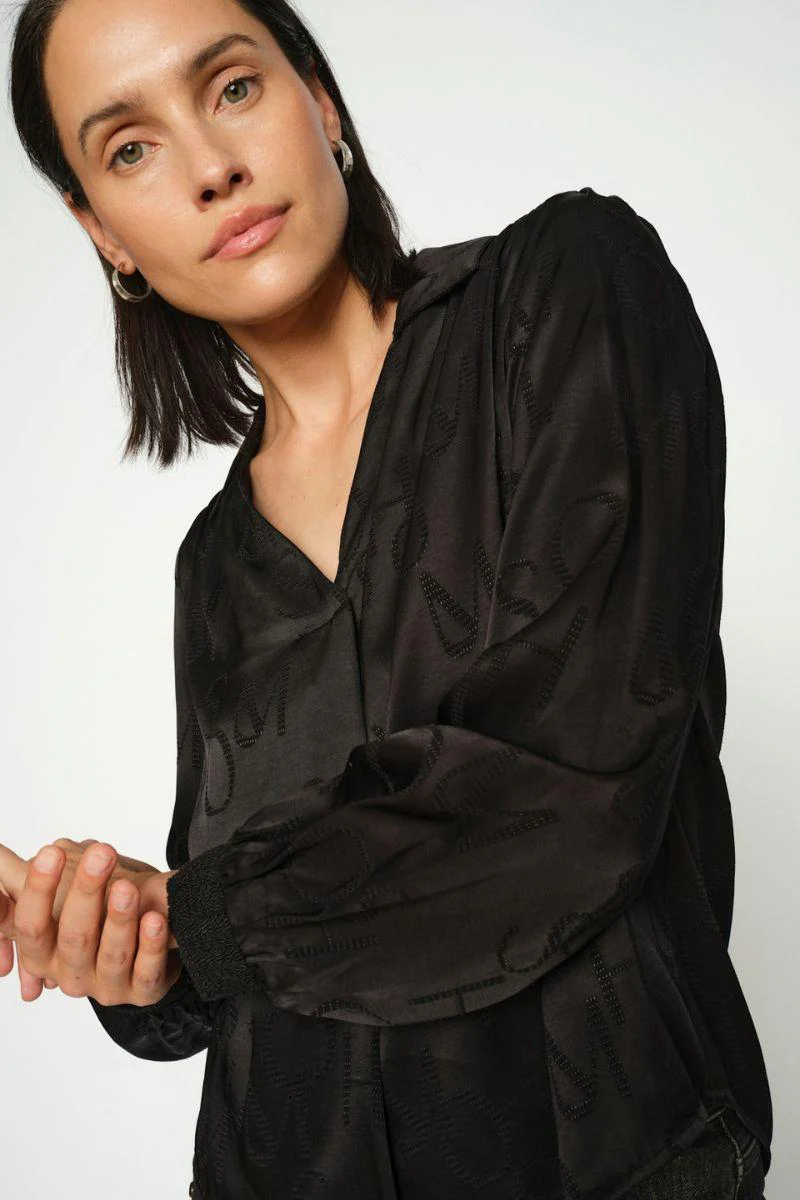 Aldo Monogram Blouse | Black | Bluse fra Mos Mosh - Image 6