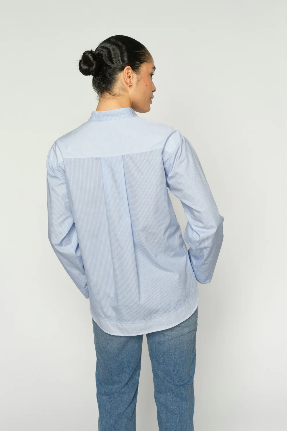 Bronwyn Stripe Shirt | Brunnera Blue | Skjorte fra Mos Mosh - Image 3