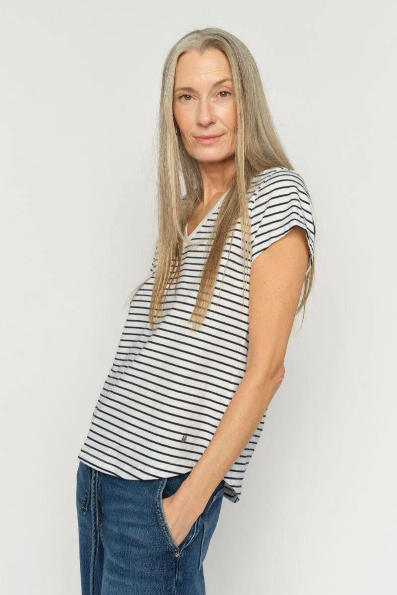 Kala V-SS Stripe Tee | Salute Navy | T-Shirt fra Mos Mosh - Image 4