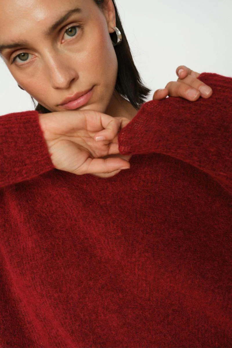 Thora V-Neck Knit | Rhythmic Red | Strik fra Mos Mosh - Image 4