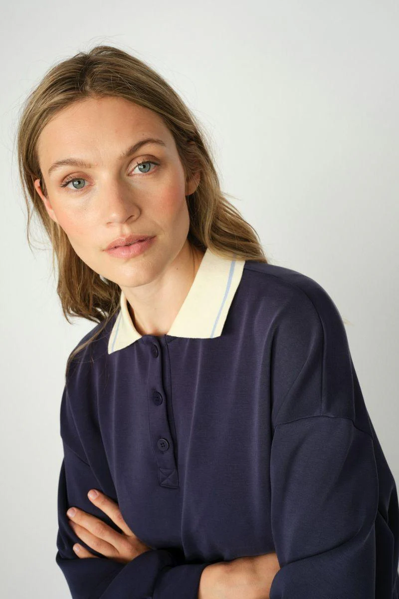 Vada Polo Sweatshirt | Maritime Blue | Bluse fra Mos Mosh - Image 3