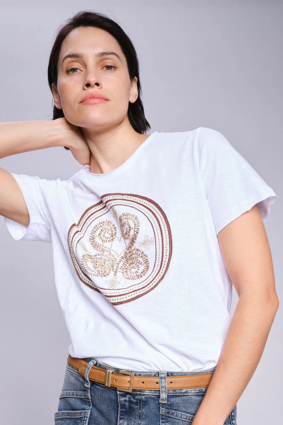 Zano O-SS Embroidery Tee | White | T-shirt fra Mos Mosh