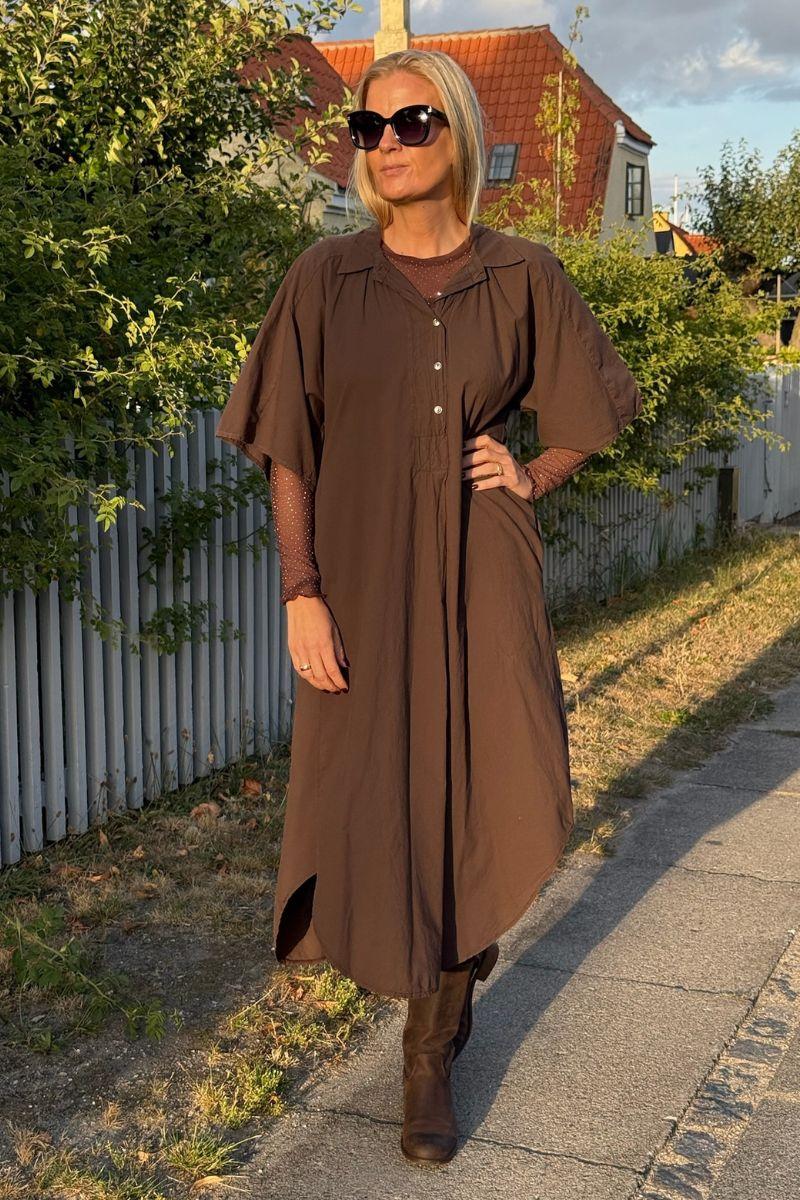 Molly Dress | Coffee | Kjoler fra Black Colour