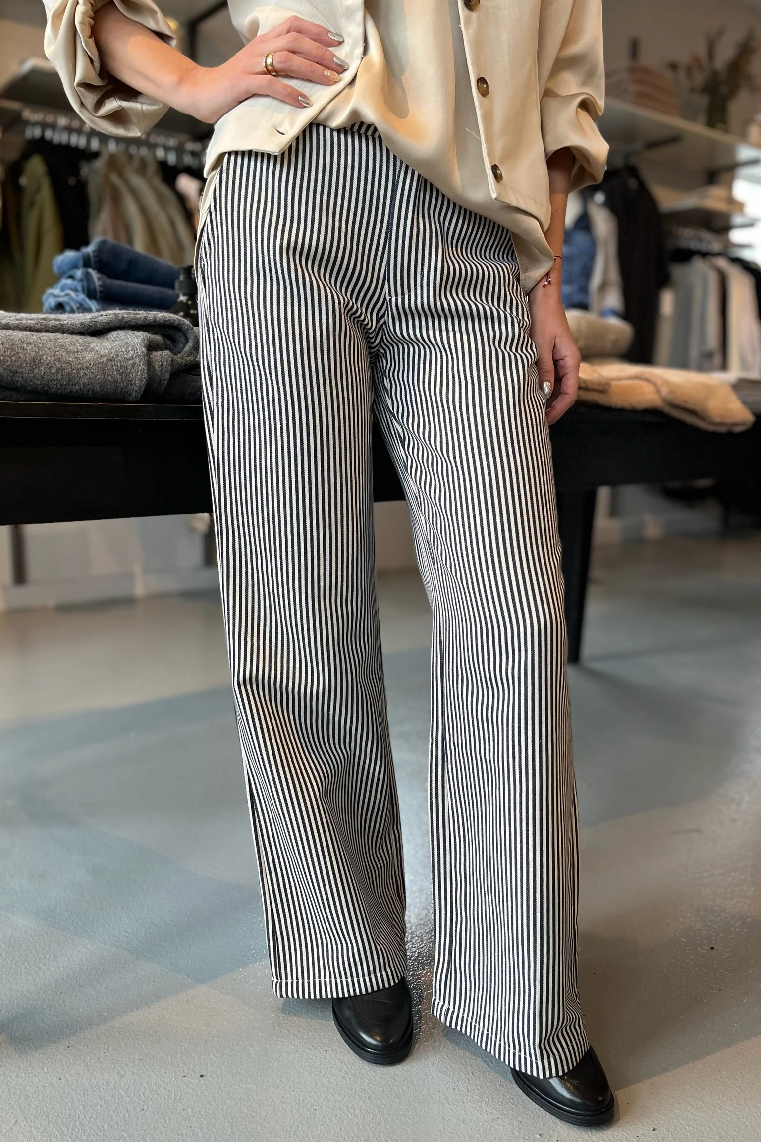 Montreal Box Pant | Blue | Bukser fra Black Colour - Image 2