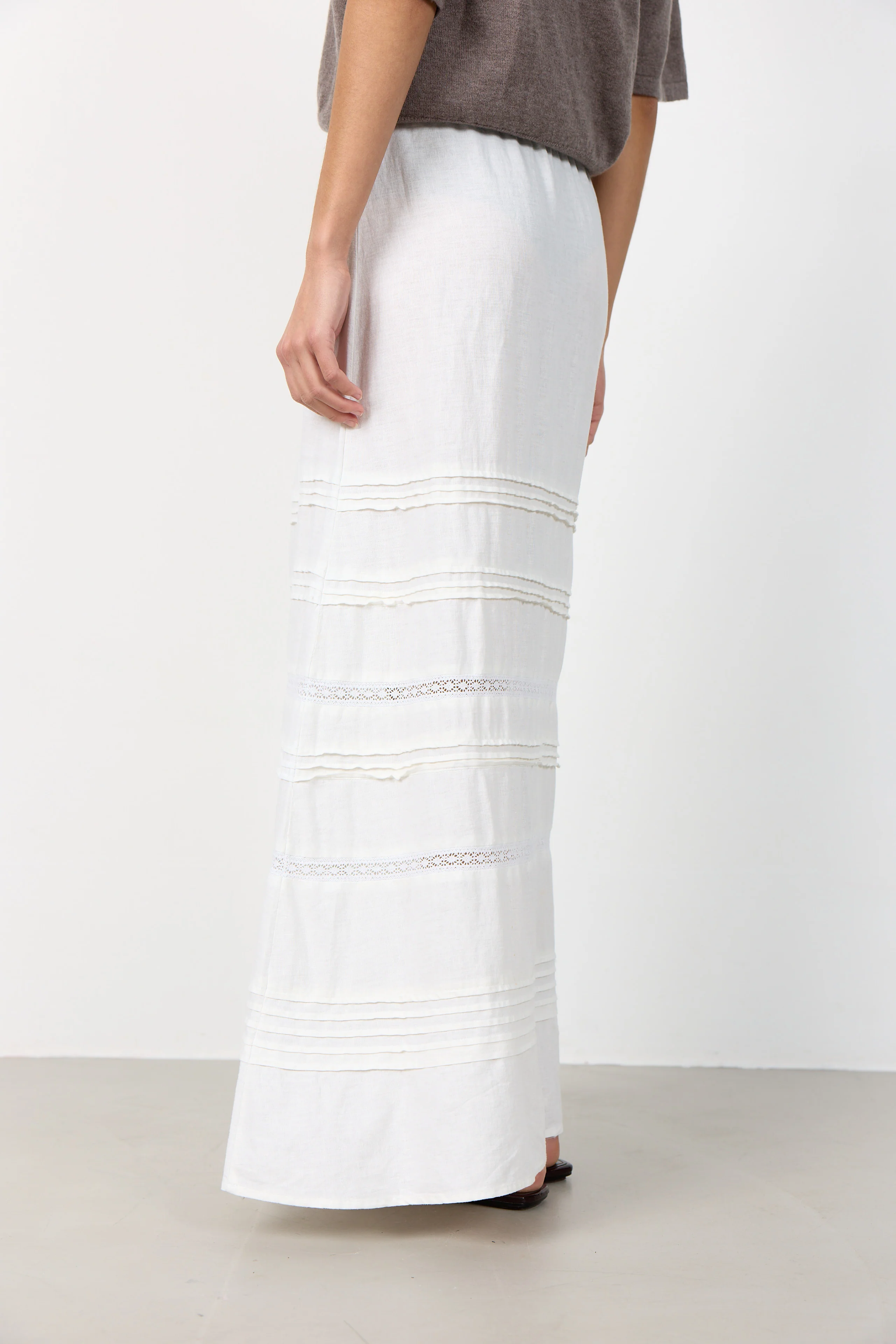 Naja 64 | White | Nederdel fra Levete Room - Image 6