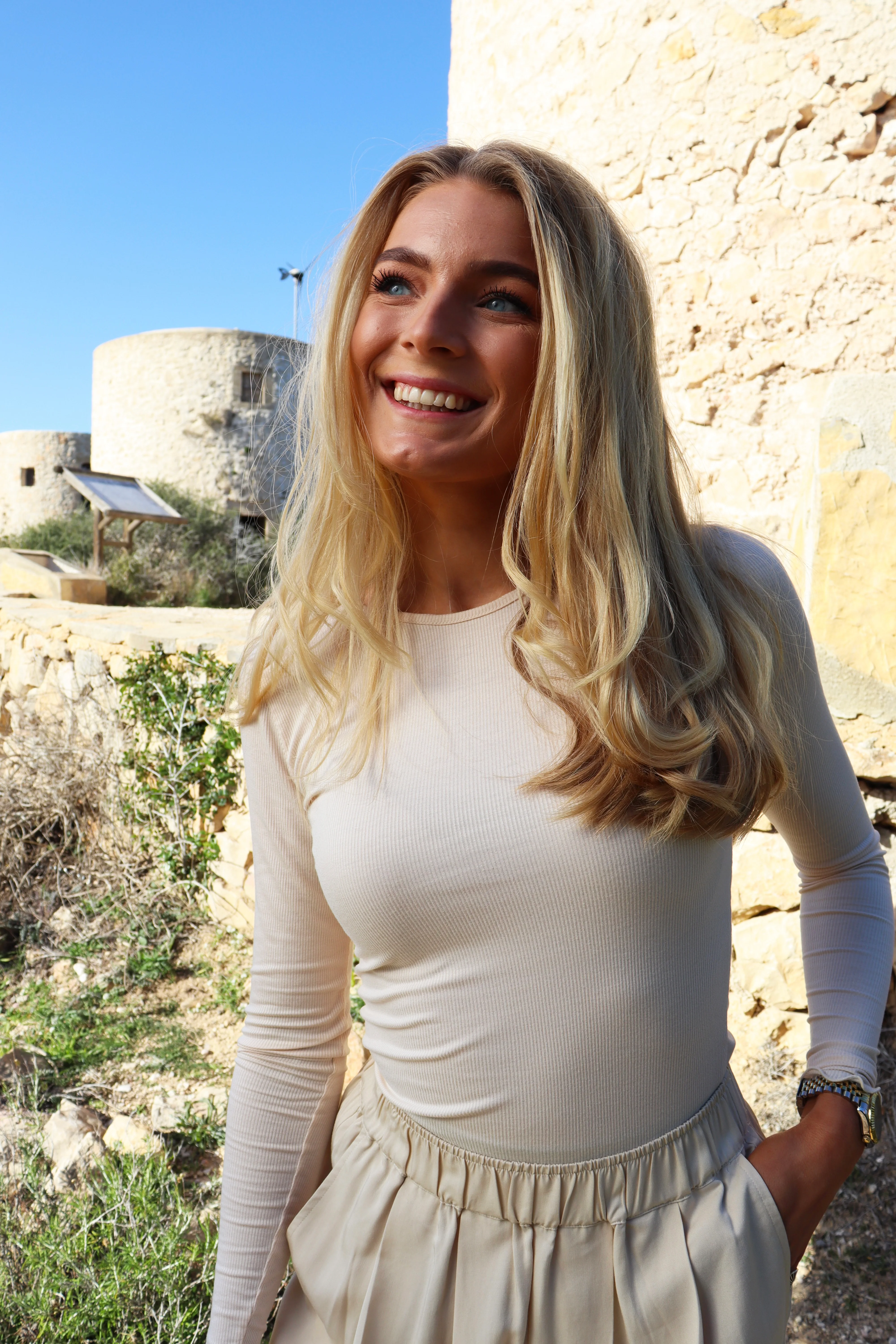 Natalia Ls Round Neck Blouse | Ivory | Bluse fra Liberté