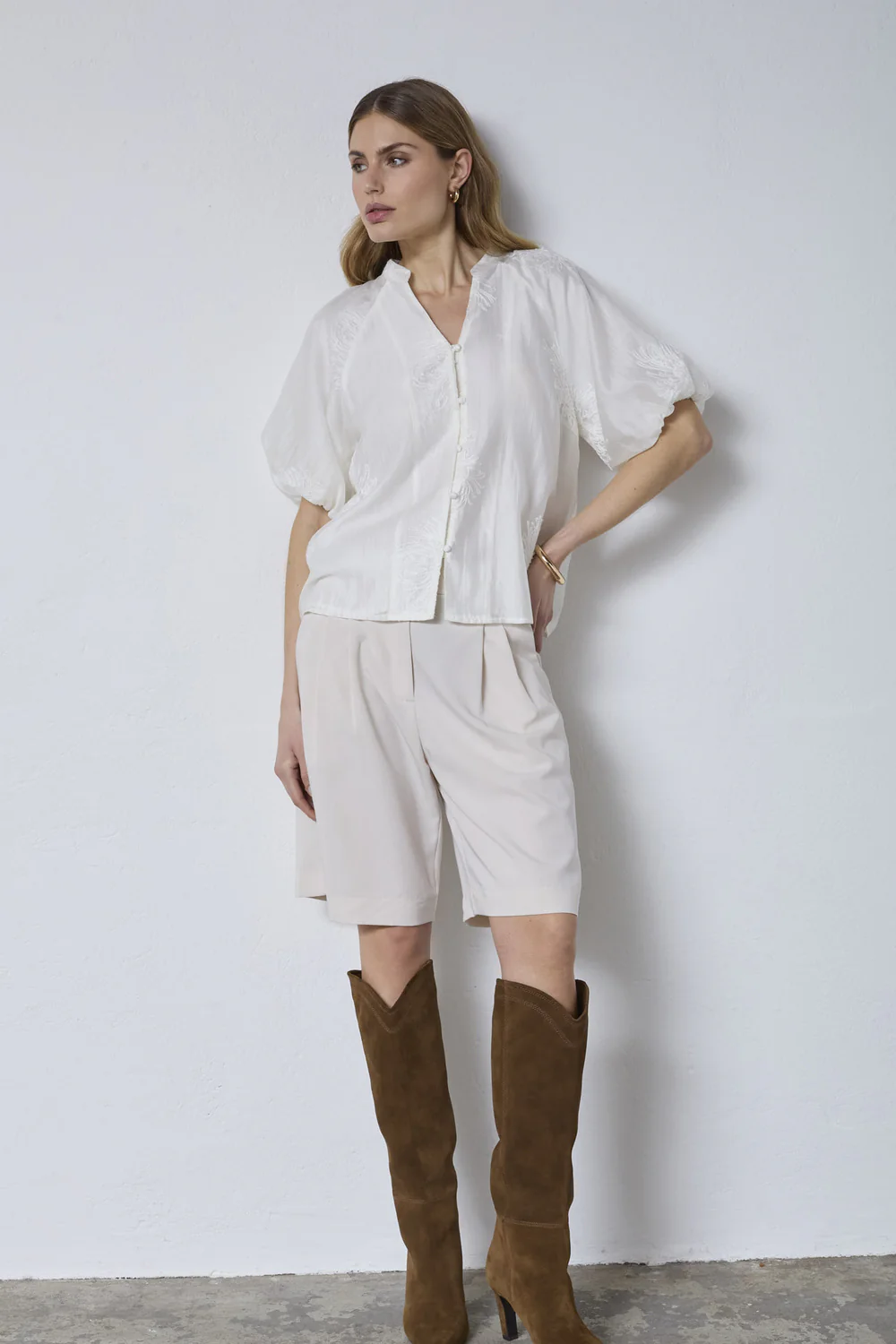 Neacc Ss V-Shirt | White | Skjorte fra Co'Couture - Image 3