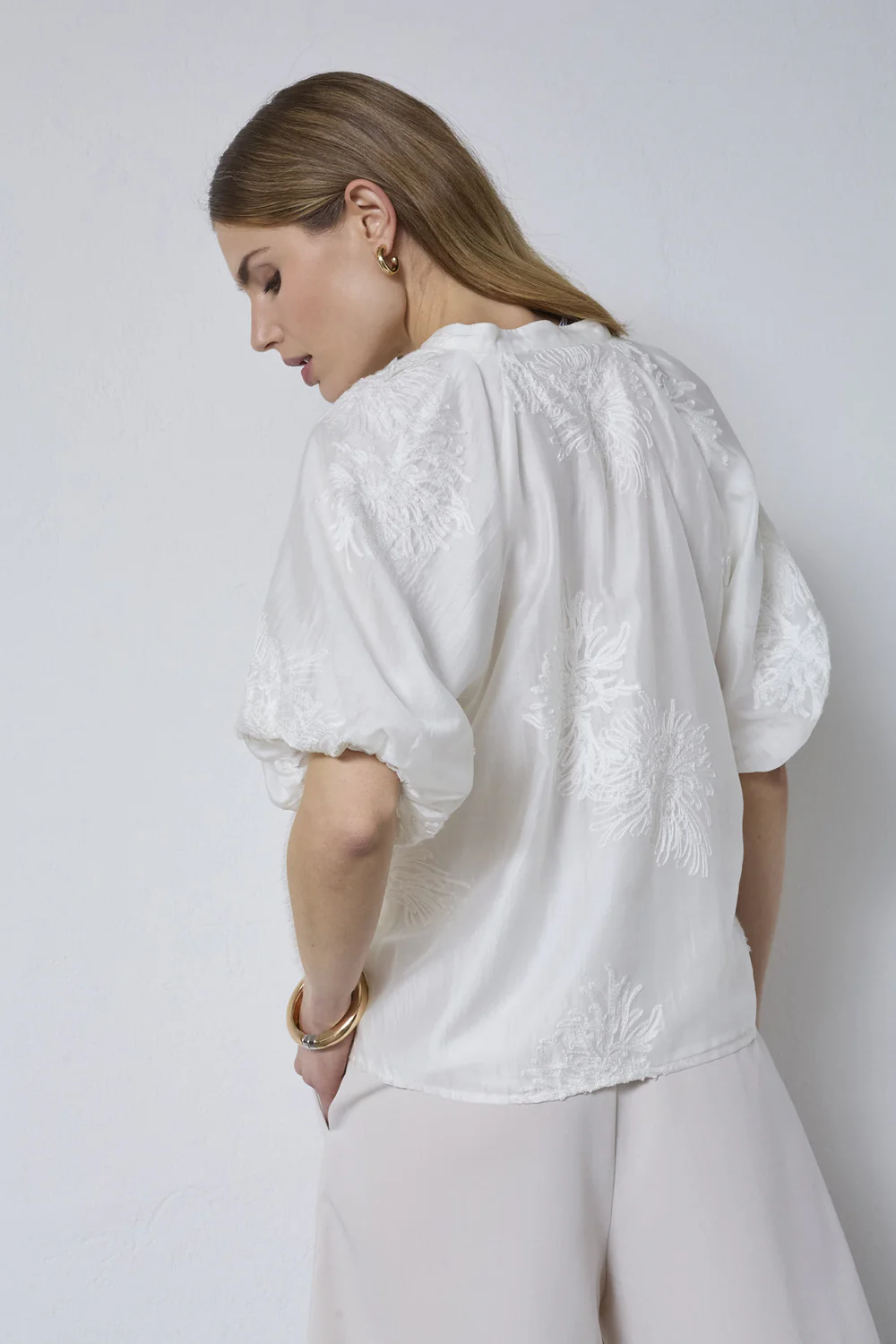 Neacc Ss V-Shirt | White | Skjorte fra Co'Couture - Image 6