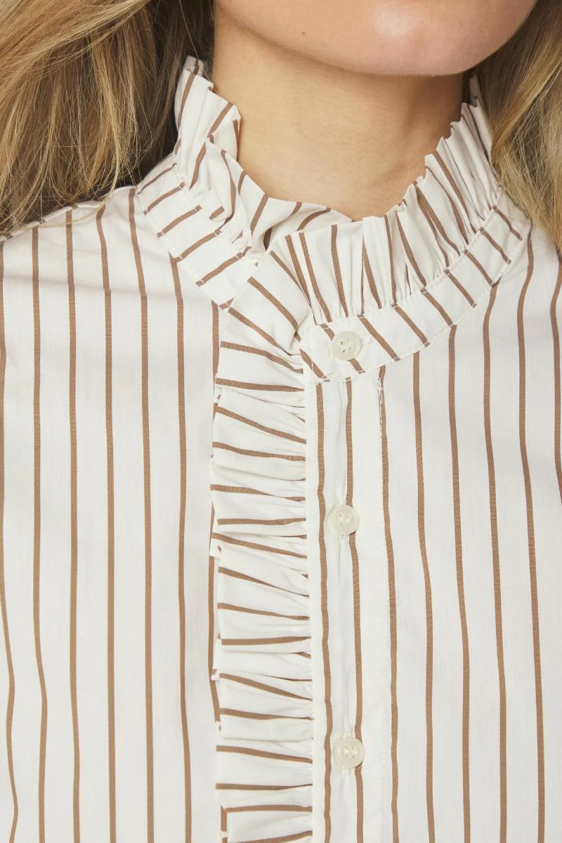 Nellie Wide Stripe Dress | Ivory | Kjole fra Neo Noir - Image 7