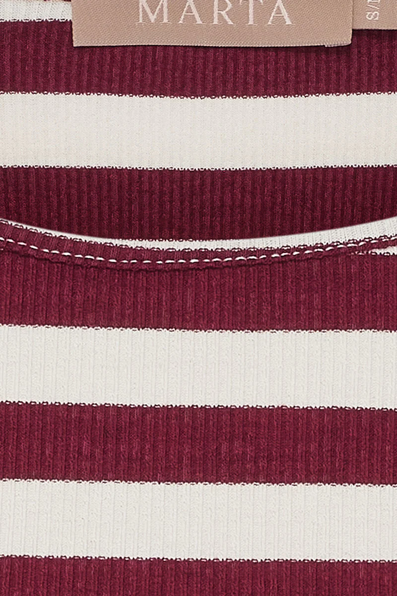 Nena Tee | Vino | T-shirt fra Marta du Chateau - Image 2