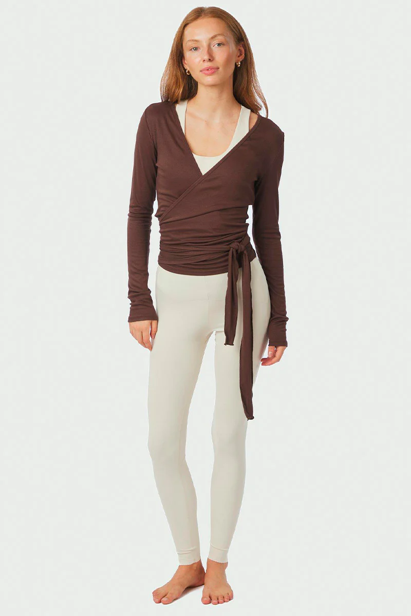 Nia Jersey Wrap Blouse | Chocolate Brown | Athleisure fra Neo Noir - Image 5