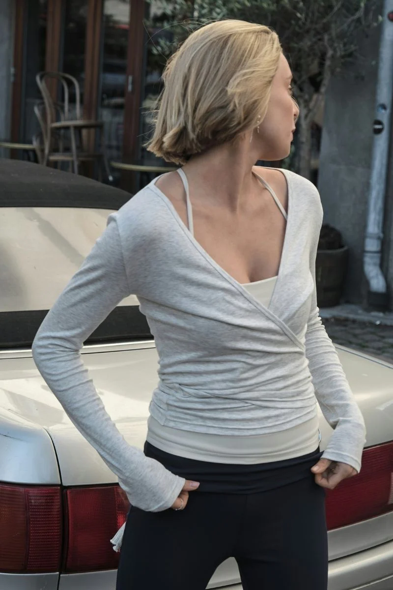Nia Jersey Wrap Blouse | Light Grey Melange | Athleisure fra Neo Noir - Image 3