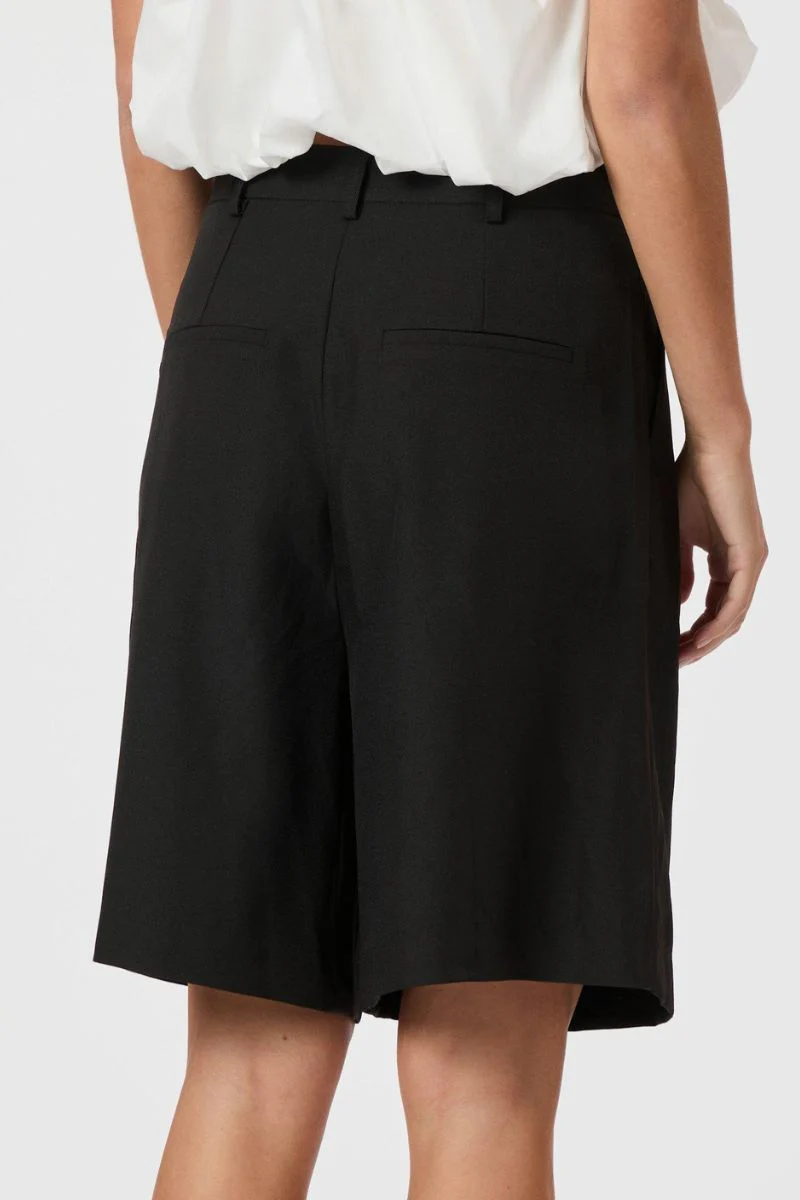 Nika Bermuda Shorts | Black | Shorts fra Neo Noir - Image 6