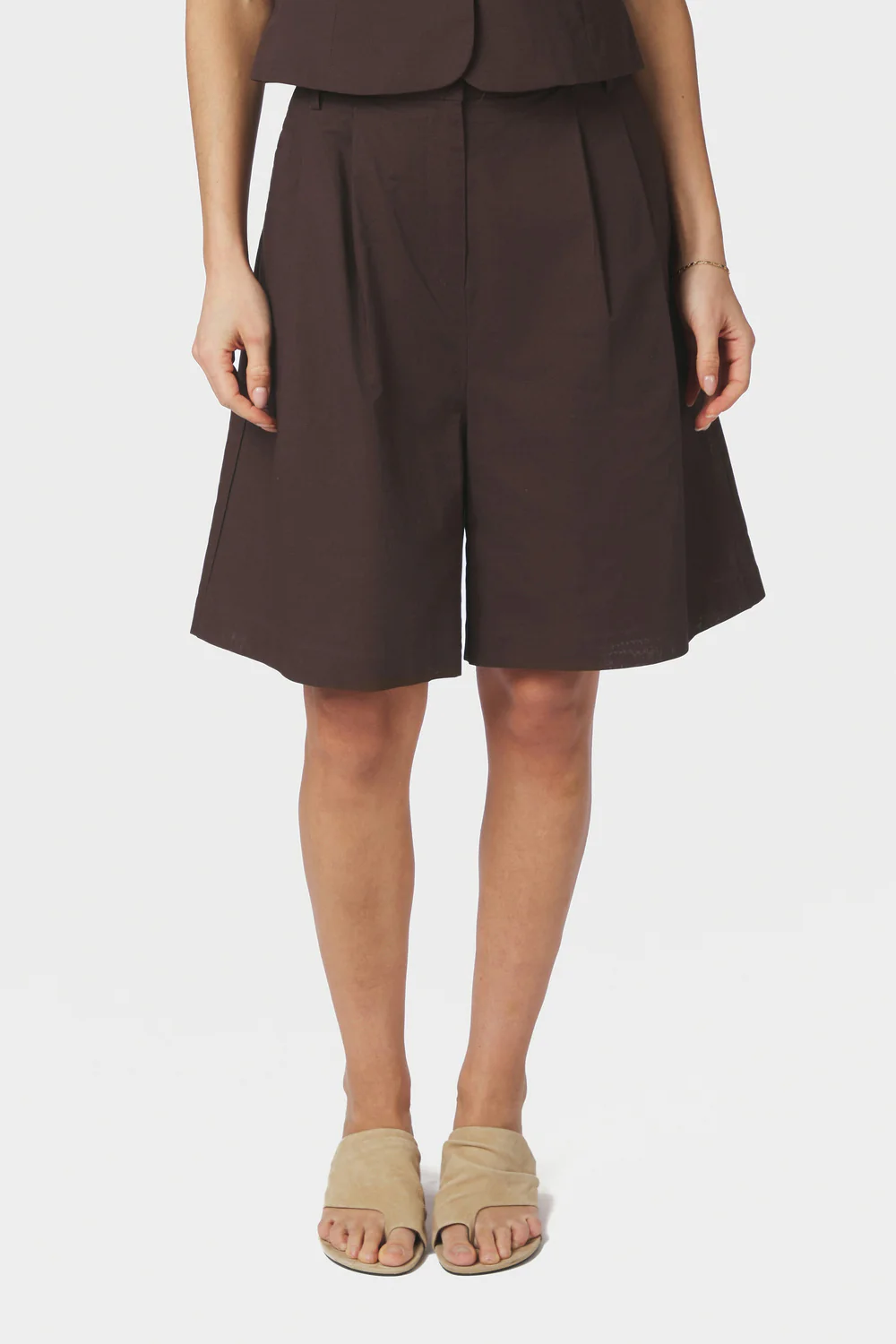 Nika Linen Shorts | Dark brown | Shorts fra Neo Noir - Image 2