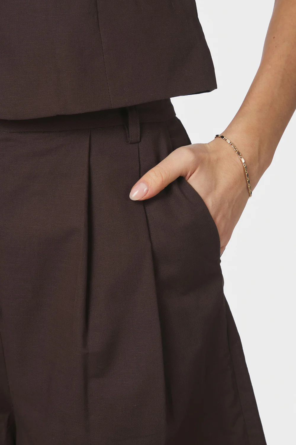 Nika Linen Shorts | Dark brown | Shorts fra Neo Noir - Image 4