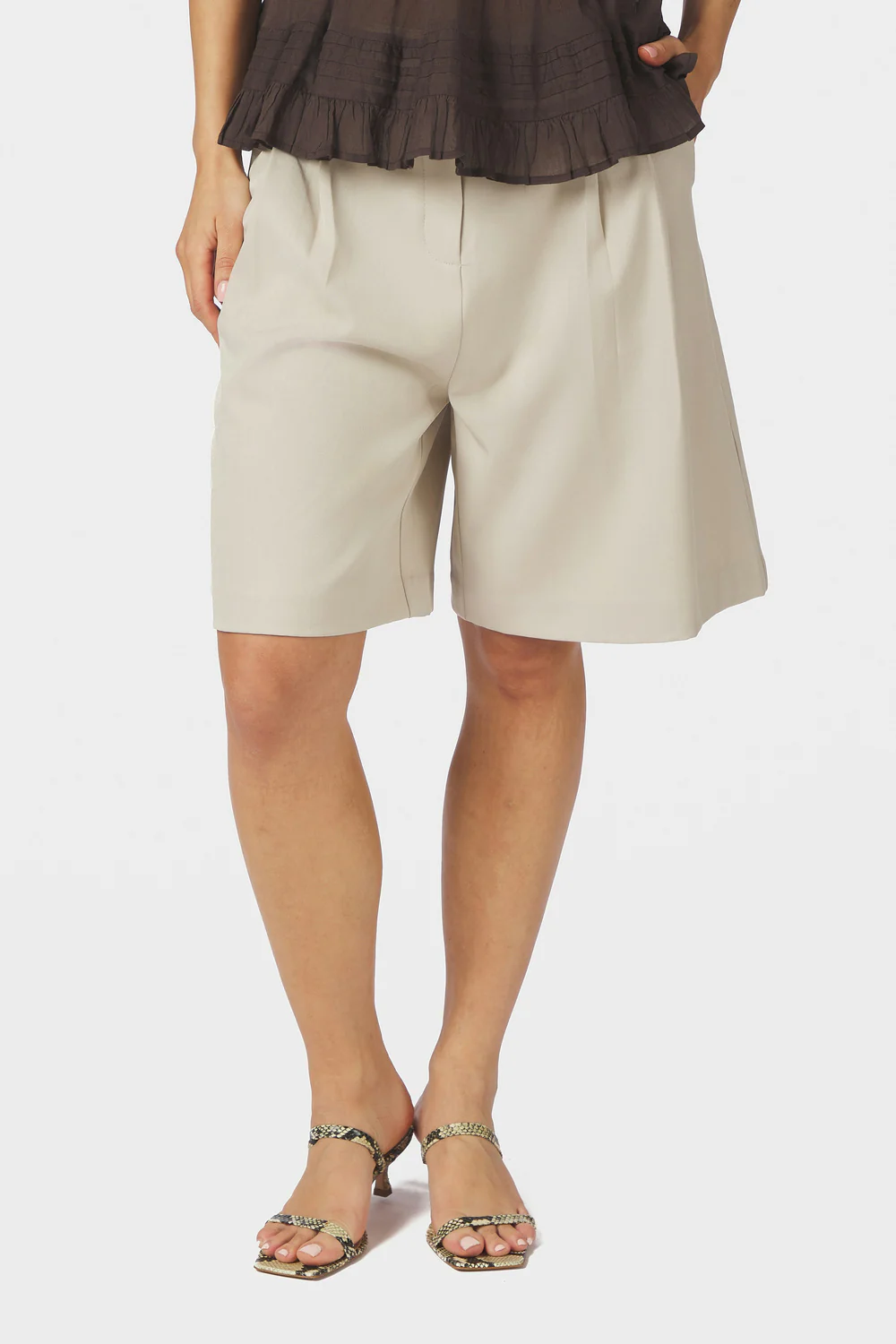 Nika Structure Shorts | Creme | Shorts fra Neo Noir - Image 5